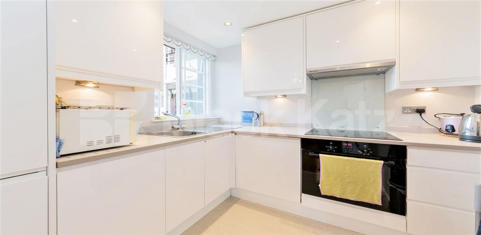 			HEATING and HOT WATER INCLUDED, 1 Bedroom, 1 bath, 1 reception Flat			 The Grampians, Shepherds Bush Road, Shepherds Bush